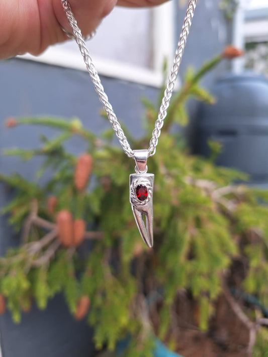 Crab Claw Silver Pendant with Oval Garnet